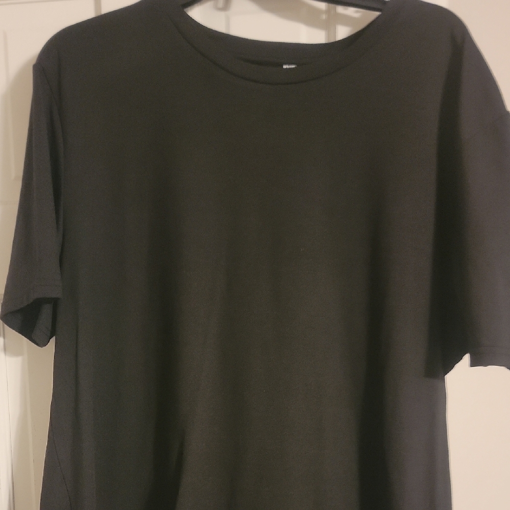 Classic Black Men's T-Shirt